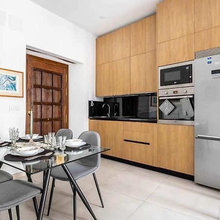 Comfy Away - Apartamento Exclusivo Mercado De Triana Con Balcon Севилья Экстерьер фото