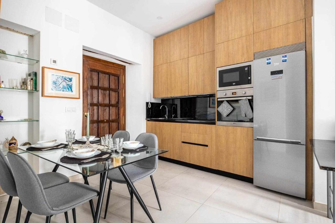 Comfy Away - Apartamento Exclusivo Mercado De Triana Con Balcon Севилья Экстерьер фото
