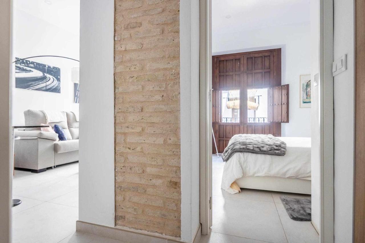 Comfy Away - Apartamento Exclusivo Mercado De Triana Con Balcon Севилья Экстерьер фото